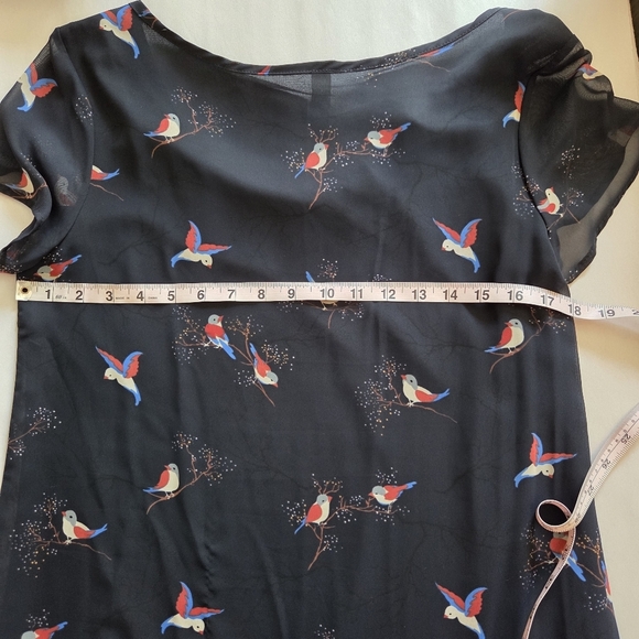 Whisper Tunic Top with Bird Print - Picture 4 of 6